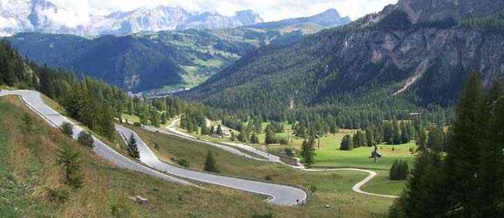 Motorcycle adventures: Motorcycle tour in South Tyrol crossing eight amazing passes 3