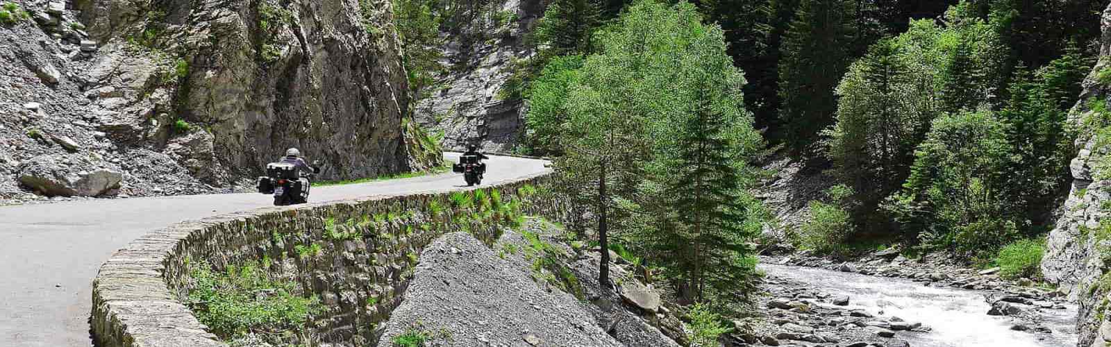 A scenic motorcycle ride in the heart of Los Picos of Europe