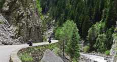 A scenic motorcycle ride in the heart of Los Picos of Europe
