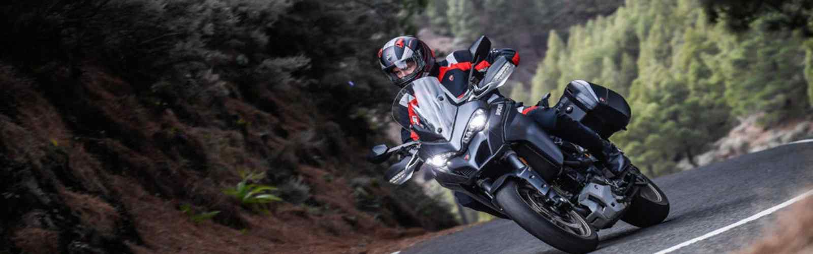 A fabulous motorcycle ride in the Alpine Arc on scenic roads