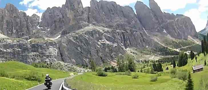 Motorcycle adventures: Breathtaking motorbike route in the heart of the Dolomites 2